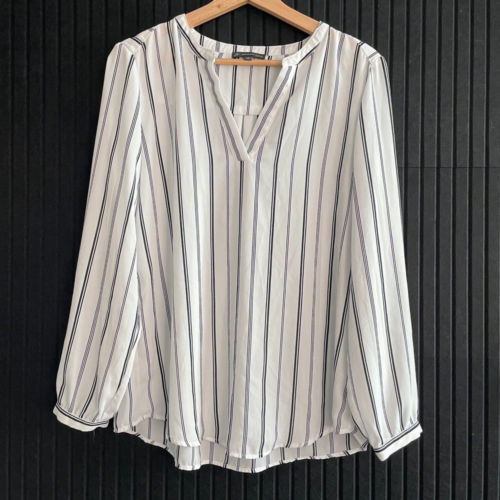 Adrianna Papell Womens Medium White Navy Blue Striped V-Neck Blouse AD1S300329